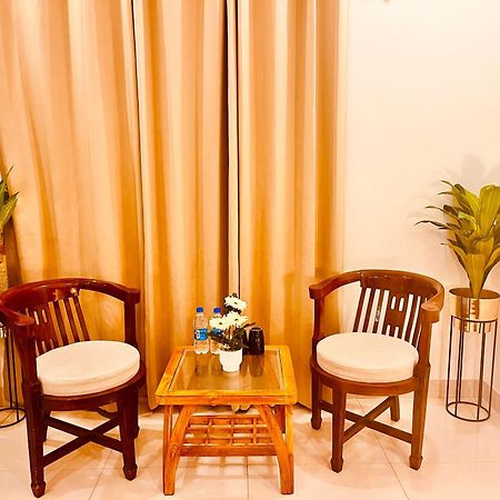 Sampat Royal Cafe Hotel Delhi  Buitenkant foto