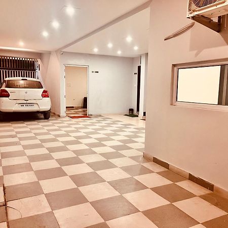 Sampat Royal Cafe Hotel Delhi  Buitenkant foto
