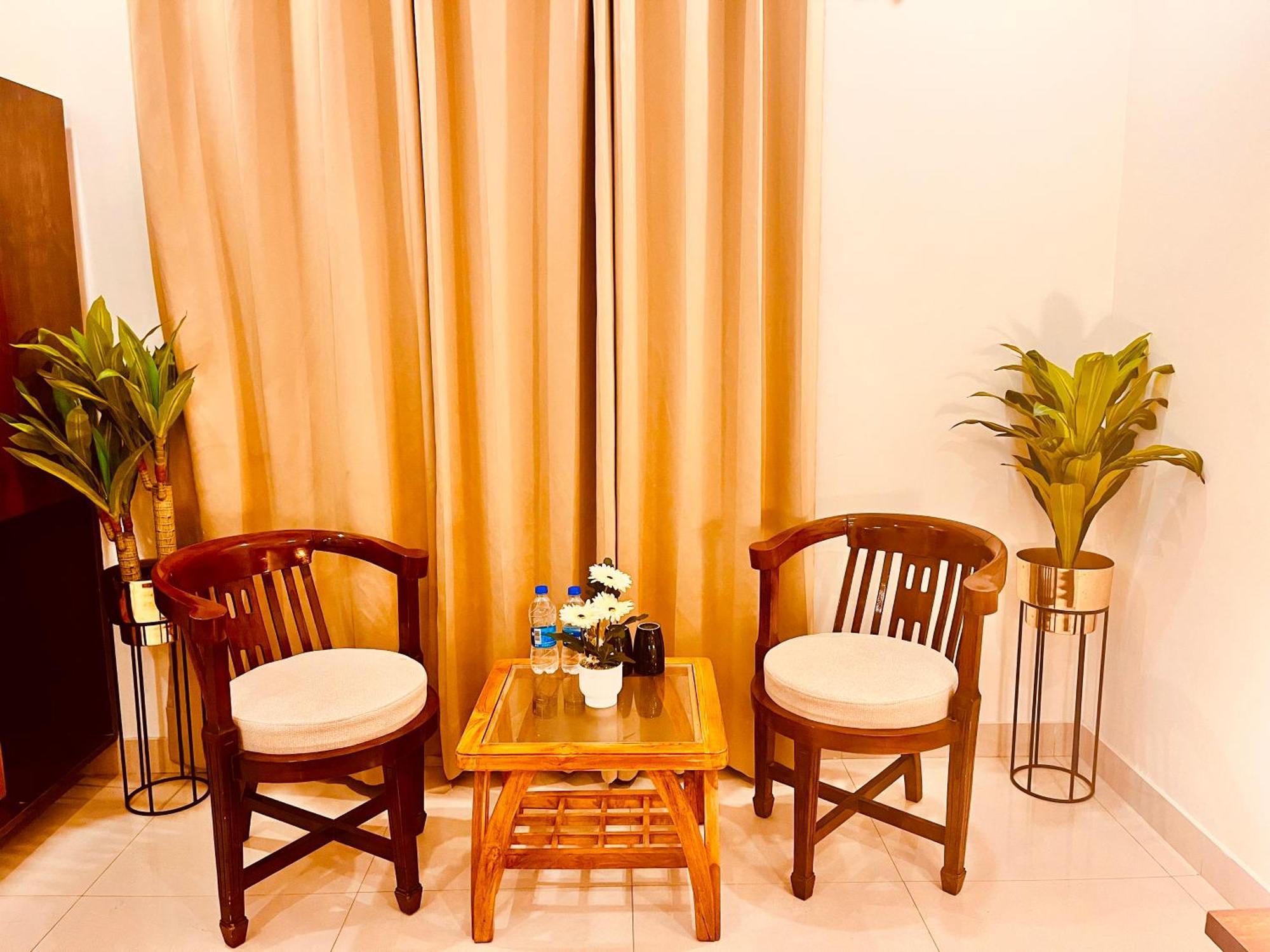 Sampat Royal Cafe Hotel Delhi  Buitenkant foto