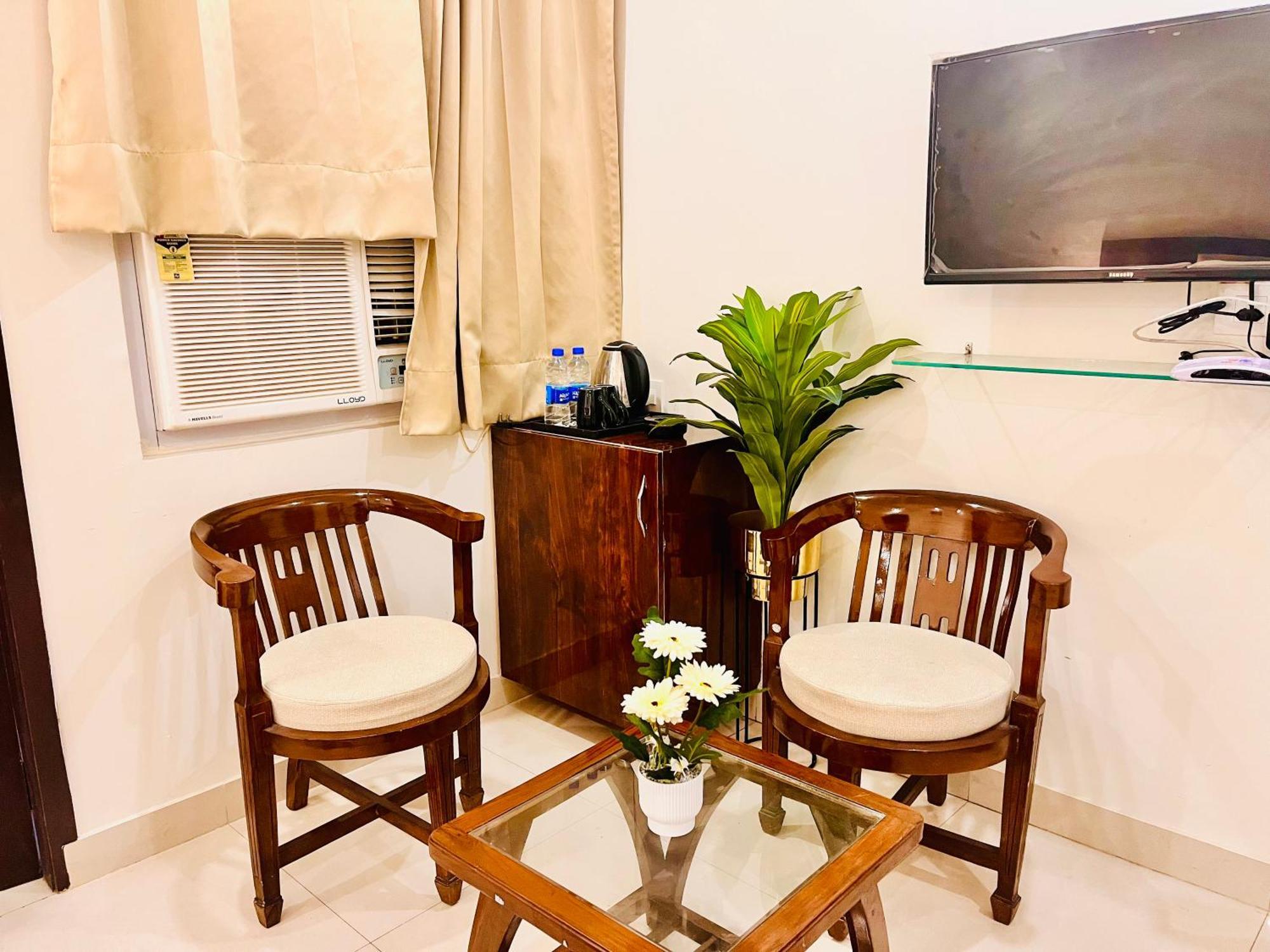 Sampat Royal Cafe Hotel Delhi  Buitenkant foto